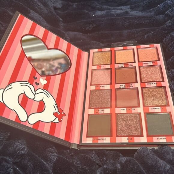 NWT/NIB
Disney Minnie Mouse Eyeshadow palette - Picture 5 of 8